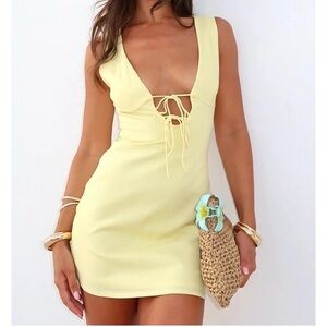 White Fox Boutique Plunge Neck Mini Dress size Medium